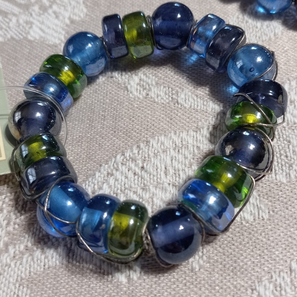 Set of 4 Vintage Wire Wrapped Iridescent Glass Bead Napkin Rings - Picture 4 of 6